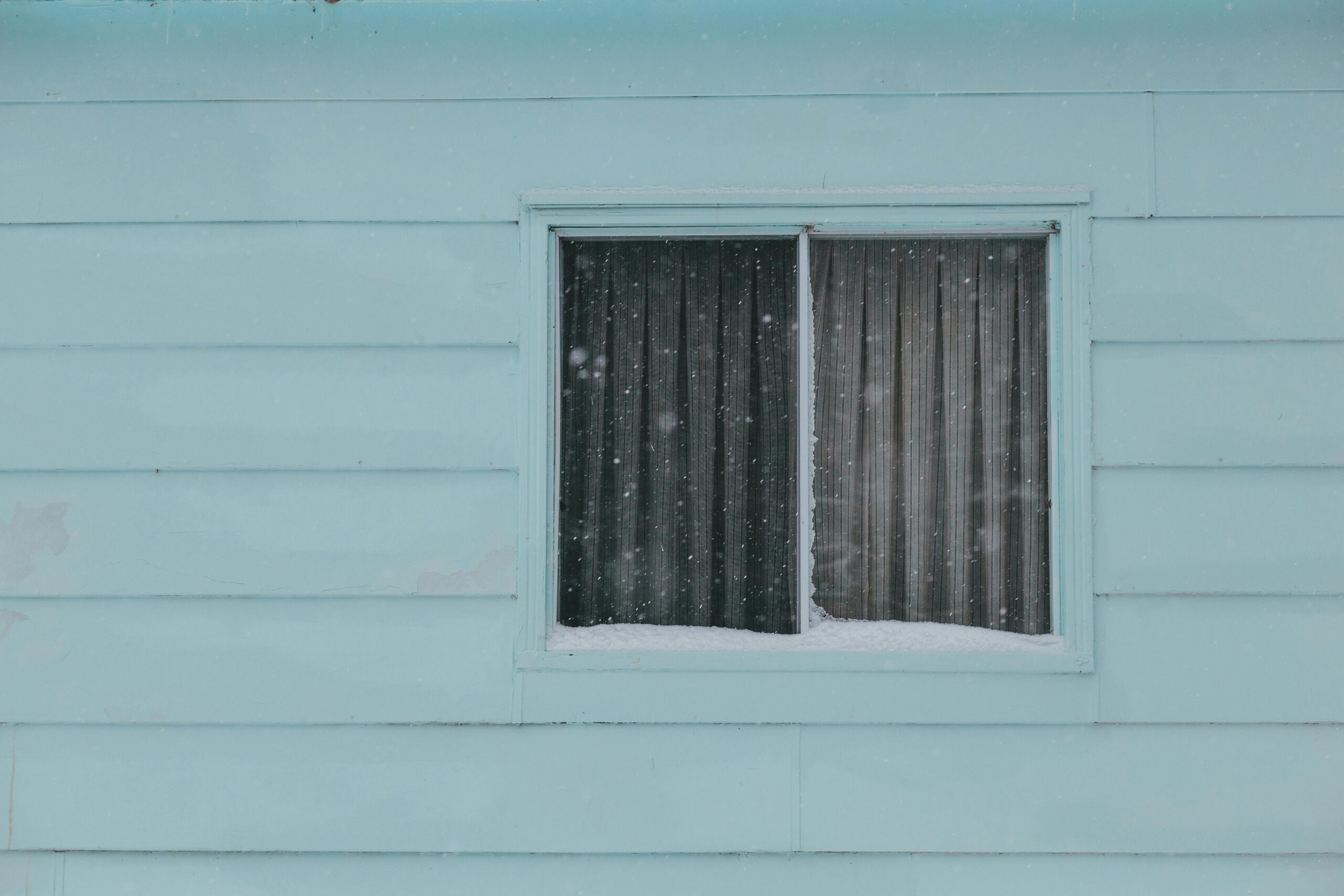 Foto de Erik Mclean: https://www.pexels.com/es-es/foto/resfriado-frio-nieve-nevar-6367245/