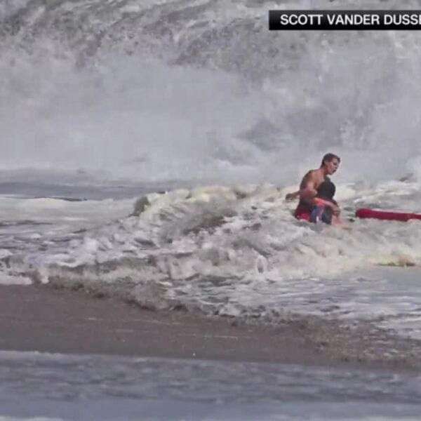 SCOTT VANDER DUSSEN/@SANTACRUZNOW via CNN Newsource