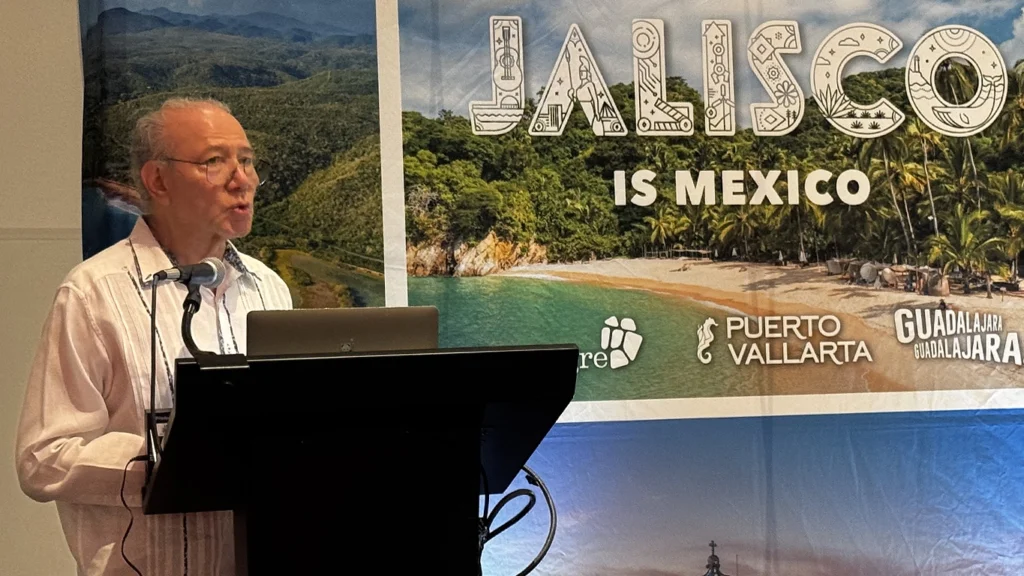 Consul General de México en Austin Lic. Humberto Haddad Hernández se dirige a los asistentes al evento Jalisco is México | Foto: Austin Latino