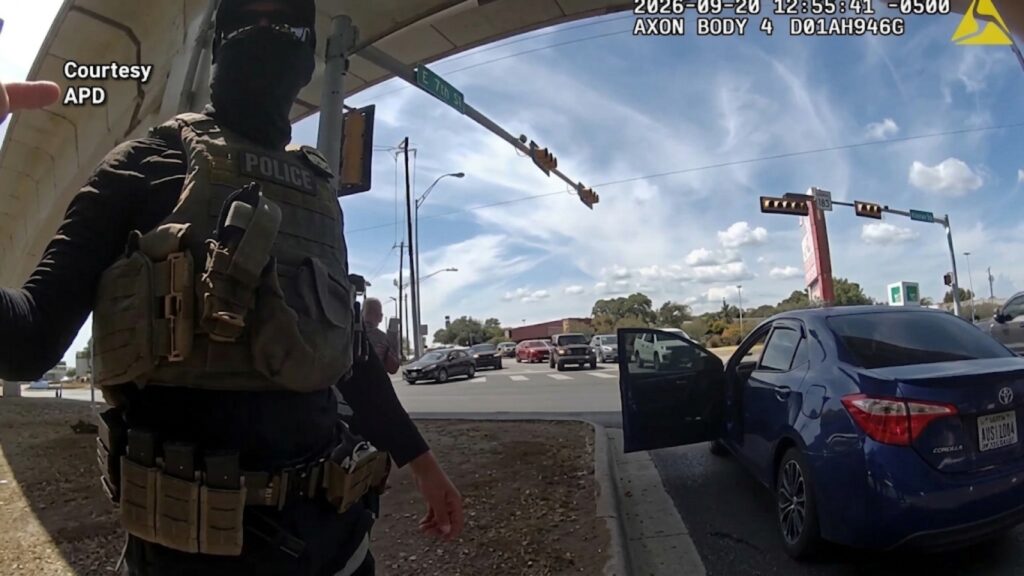 (Cortesía de taken from video provided by Austin Police)