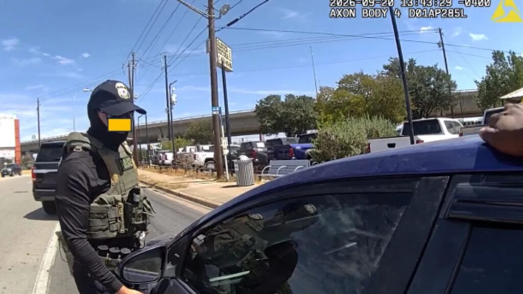 (Cortesía: ICE body camera via federal court records)