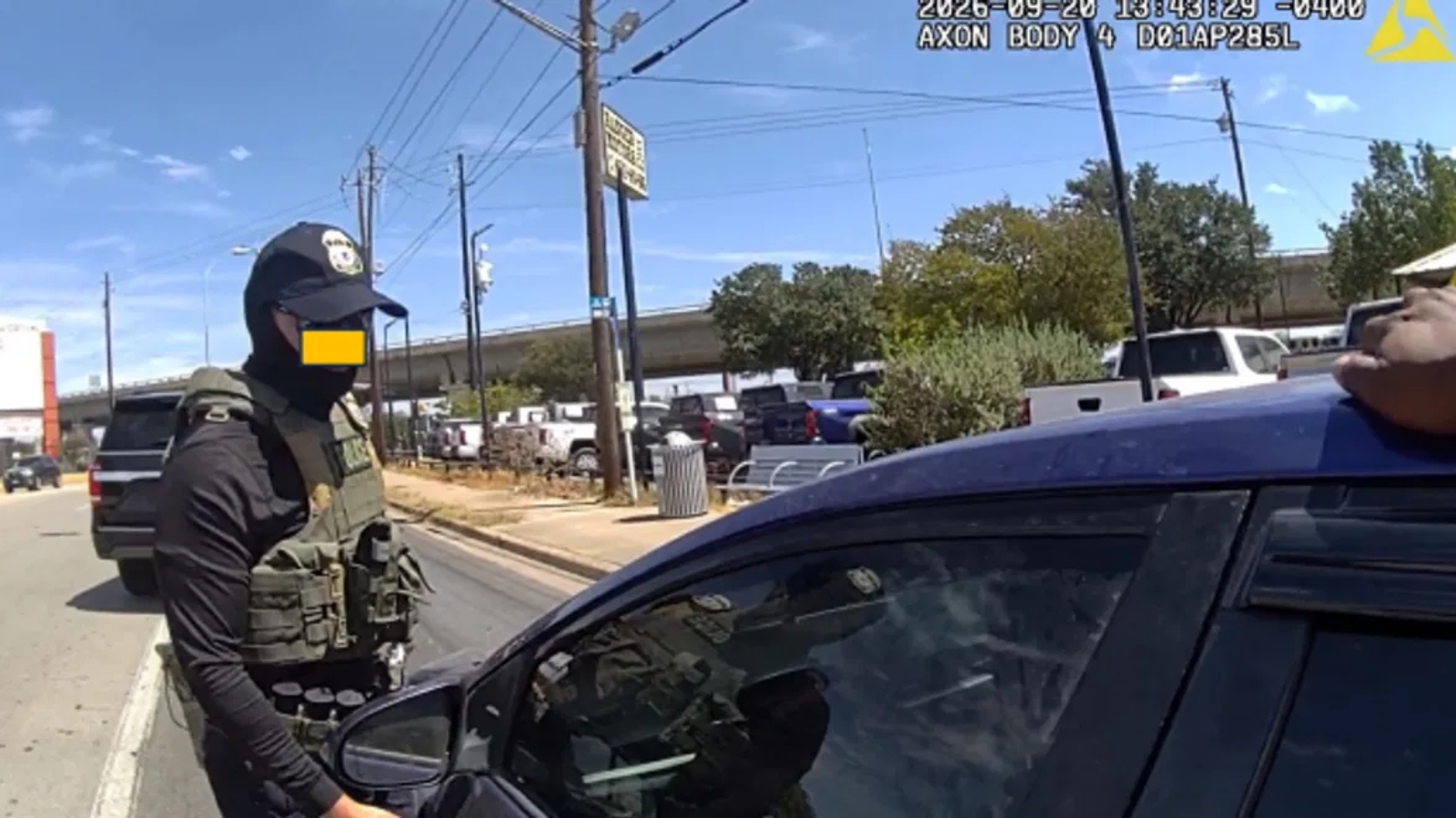(Cortesía: ICE body camera via federal court records)