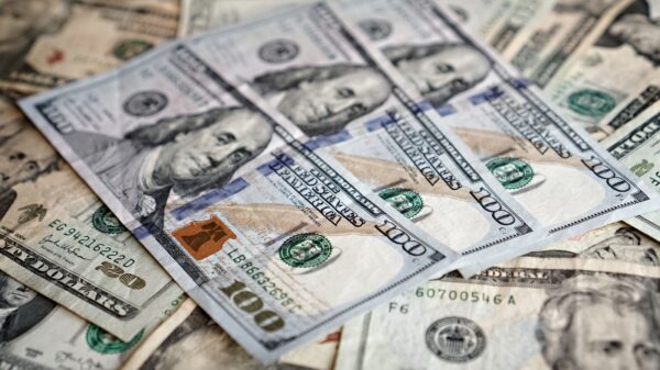 dolar - Austin Latino Cortesía de DΛVΞ GΛRCIΛ